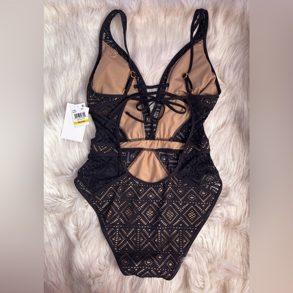NWT Becca Swimwear Color Play Geometric Crochet Plunge One Piece SZ MEDIUM - Picture 10 of 15